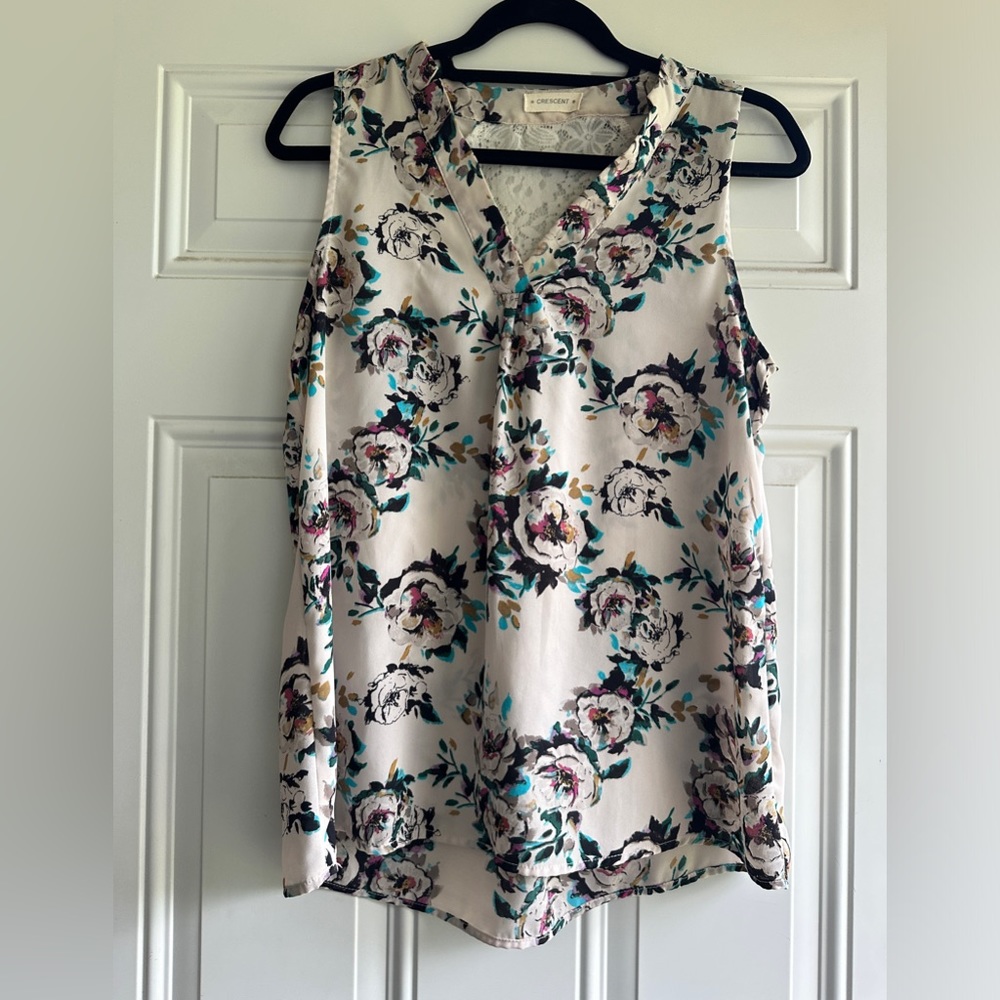 Crescent Stitch Fix Women floral sleeveless top